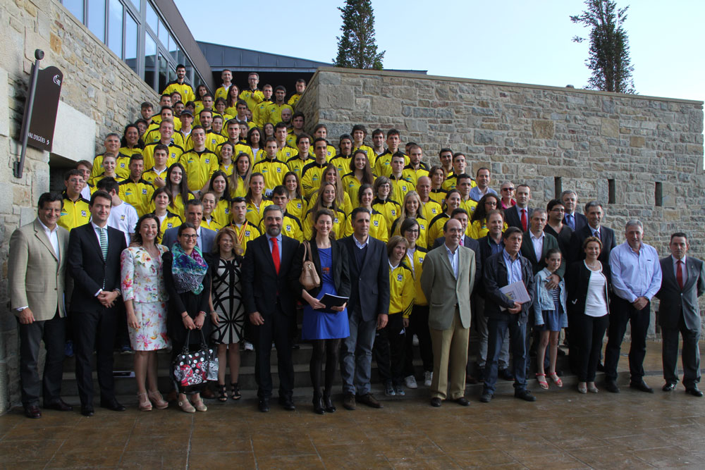 Gala Anual de Entrega de Becas Fundaci&oacute;n Miguel Indur&aacute;in 2015